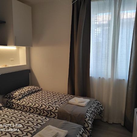 Blu Apartment チヴィタノーヴァ・マルケ エクステリア 写真