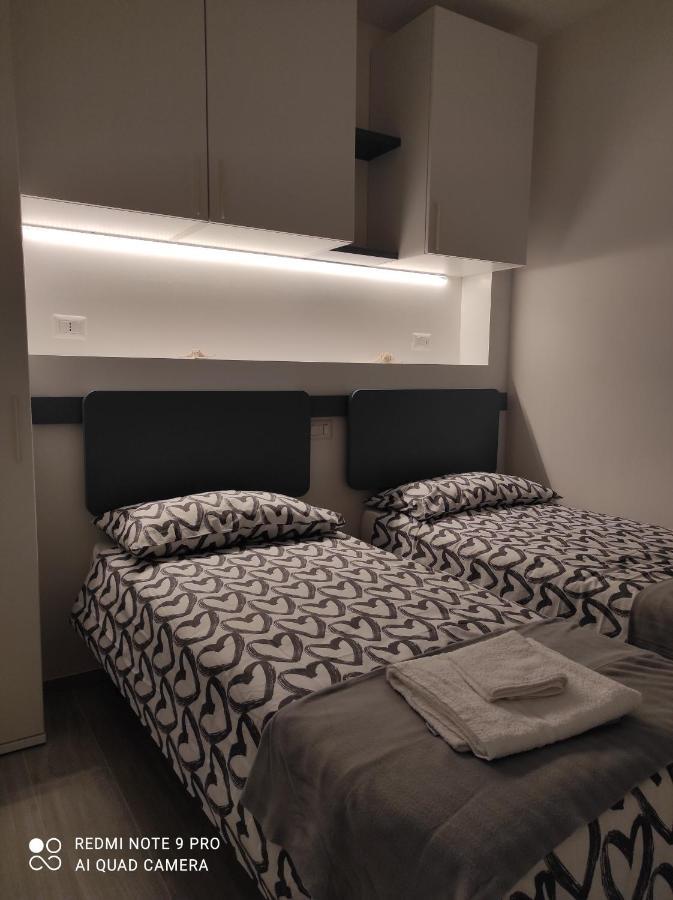 Blu Apartment チヴィタノーヴァ・マルケ エクステリア 写真