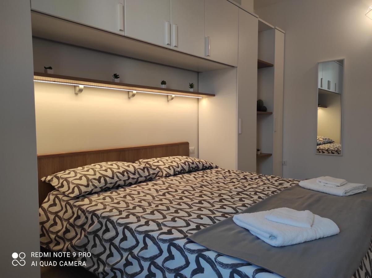 Blu Apartment チヴィタノーヴァ・マルケ エクステリア 写真