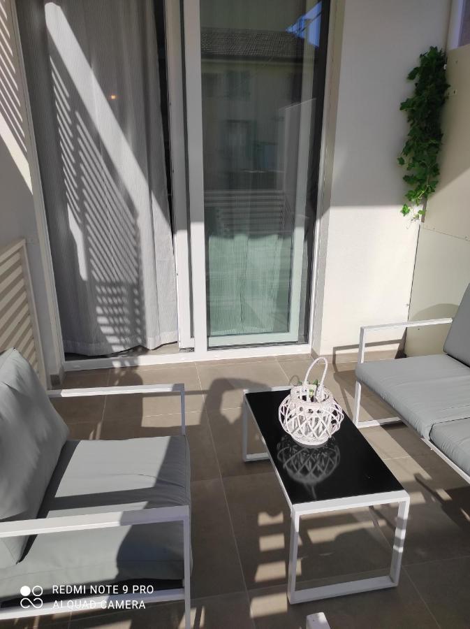 Blu Apartment チヴィタノーヴァ・マルケ エクステリア 写真